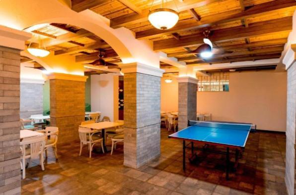 Good Stay Pool View Stylish Studio Apartment,6Km From Airport, 307 Даболим Экстерьер фото